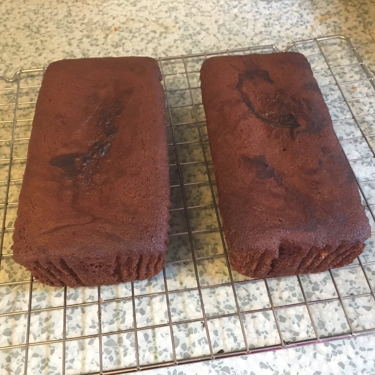 zenakate1's tweet photo. Jamaican Ginger cake and sultana buns today. Buns are also #dairyfree as well as #glutenfree . With energy prices
itโs better for me to have a big batch bake and then freeze. It also stops him eating them all in just a couple of days ๐. #baking #bakingaddict #coeliac https://t.co/2fCZBnaFAo