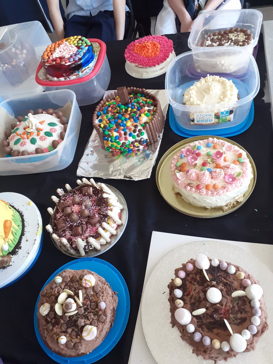 Tranby_Food's tweet photo. Year 8 pupils have baked and decorated these beautiful cakes today @Tranby_school https://t.co/7Q6xWw16CI