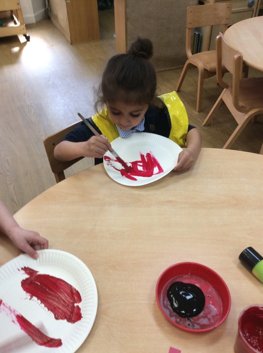 EgremontEYFS's tweet photo. We are using our expressive arts skills to create lots of different insects for our display board! Which insect are we painting here? 🐞 #blackspots #redbody #sixlegs https://t.co/uIKYR8absD