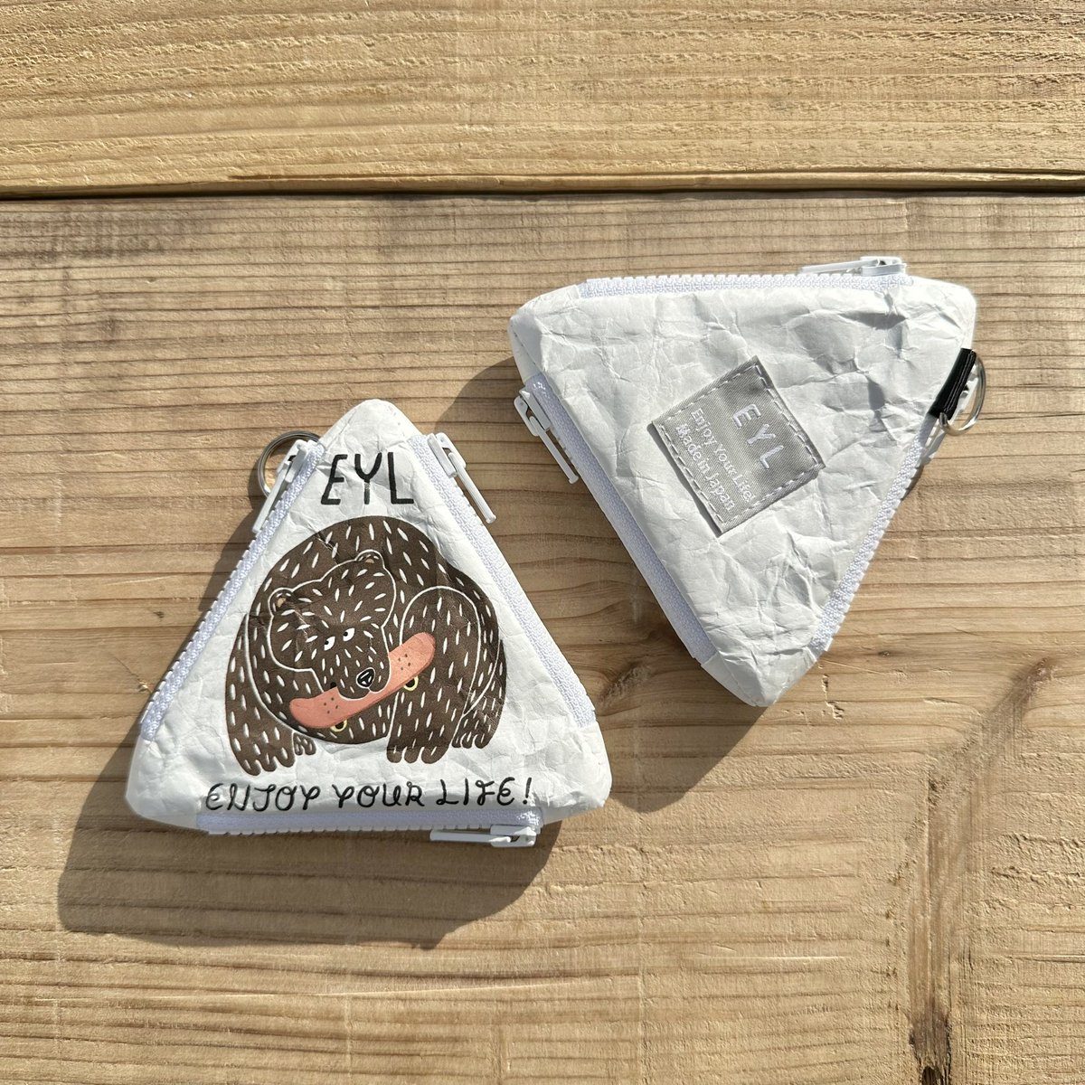EYL_twt's tweet photo. EYL×オカタオカさん 
"Triple Pocket Pouch" 
3つの独立したポケットであれこれ分別出来るポーチです。

小銭はもちろん、お薬、鍵、アクセサリー、ギターピックなどの収納に○

4/23(日)に真岡で開催のGENTLE HIKE STANDで販売します。

#ミニ財布　#コインケース https://t.co/xCCRppNiCQ