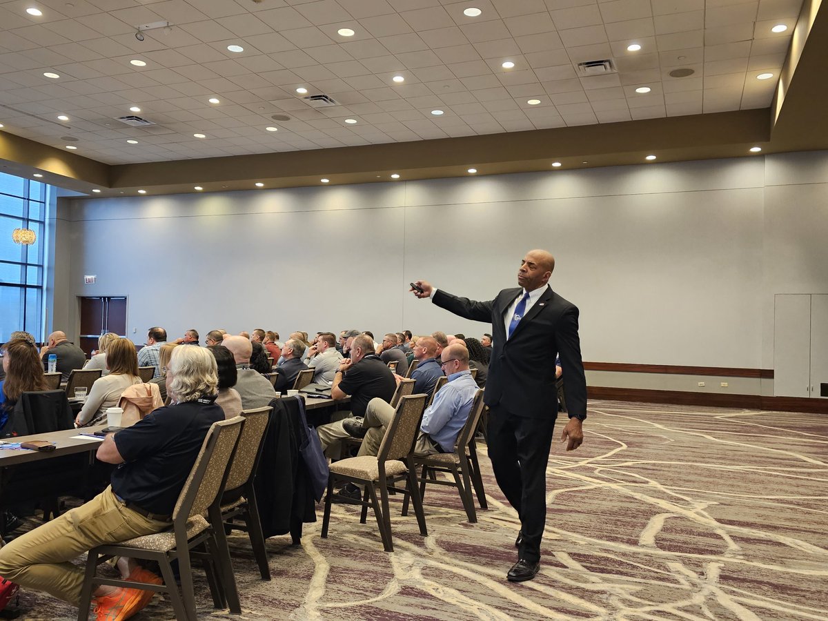ILPoliceChiefs's tweet photo. Great turnout for our Keynote Speakers at #ILACP2023!  Our afternoon speaker, Chris Mannino, will get started at 2:30 p.m.

https://t.co/8YuSbGJsem

#illinois #lombard #police #lawenforcement #training #policetraining https://t.co/tFf79Or4JI