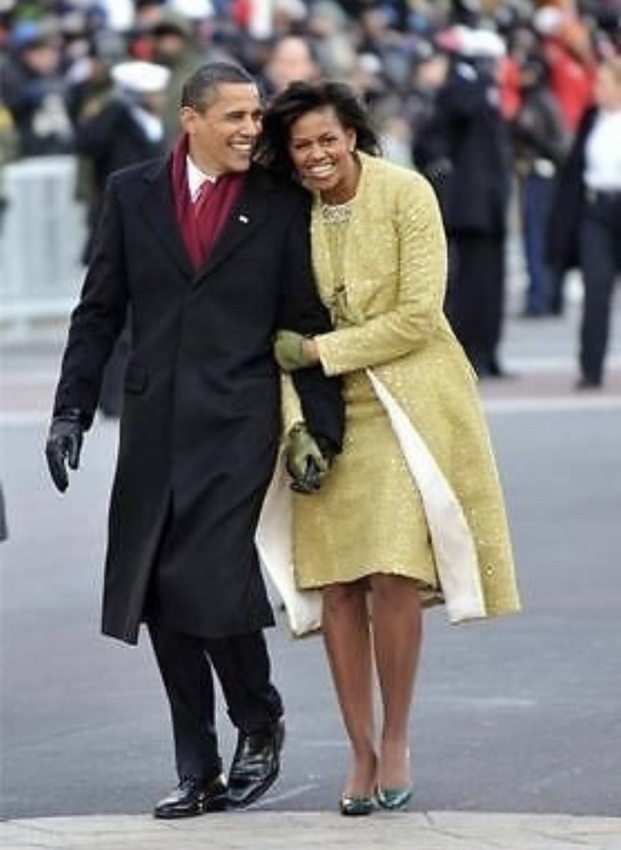 Drop a ❤️ and retweet if you love the Obamas!