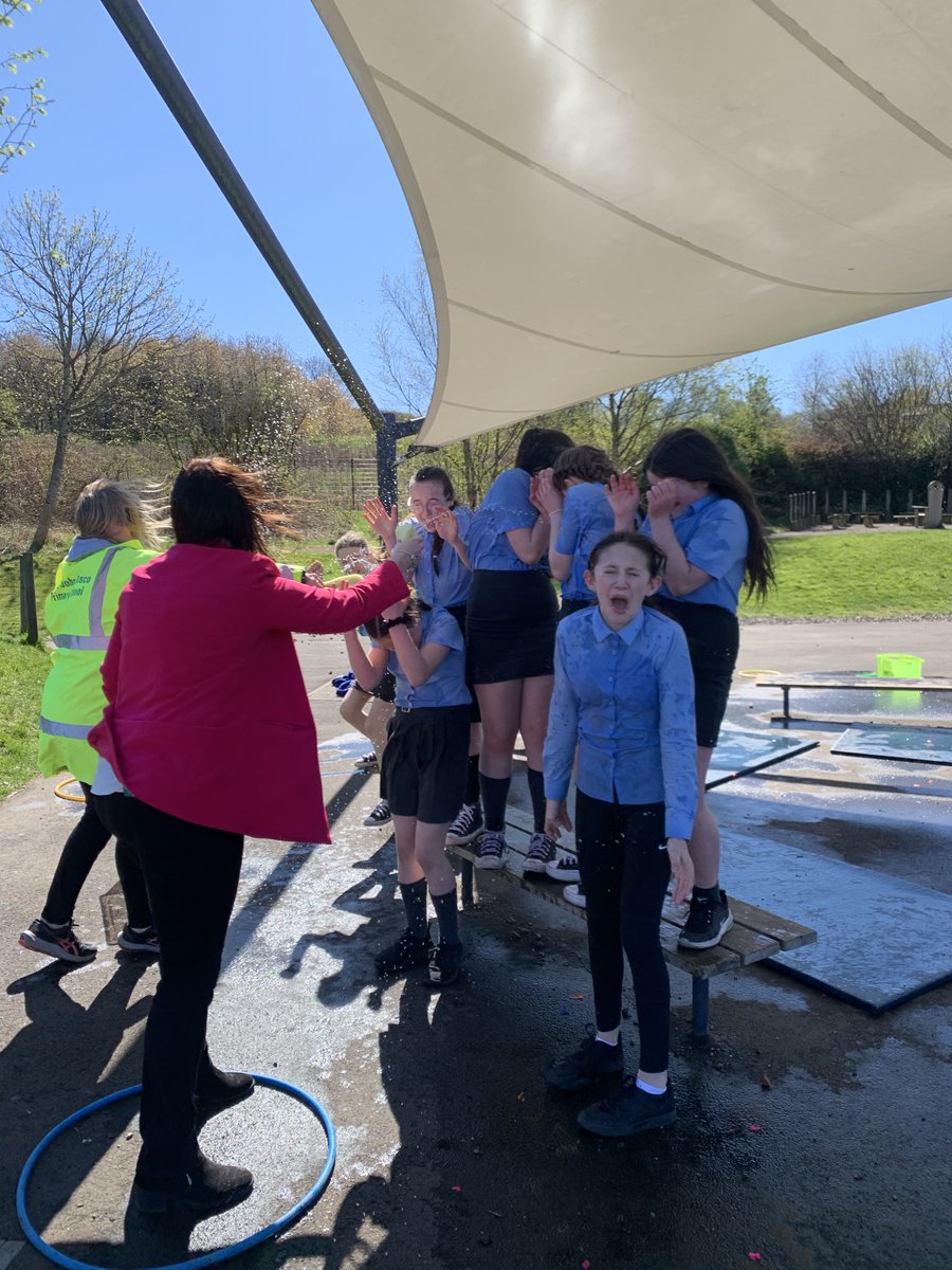 StJohnBoscoPS's tweet photo. Well done to P7 who raised an amazing ยฃ206.96 this afternoon! #teamsjb #schooljourney #fundraising #leaversdance #readingshed https://t.co/4usdYHH2Gh