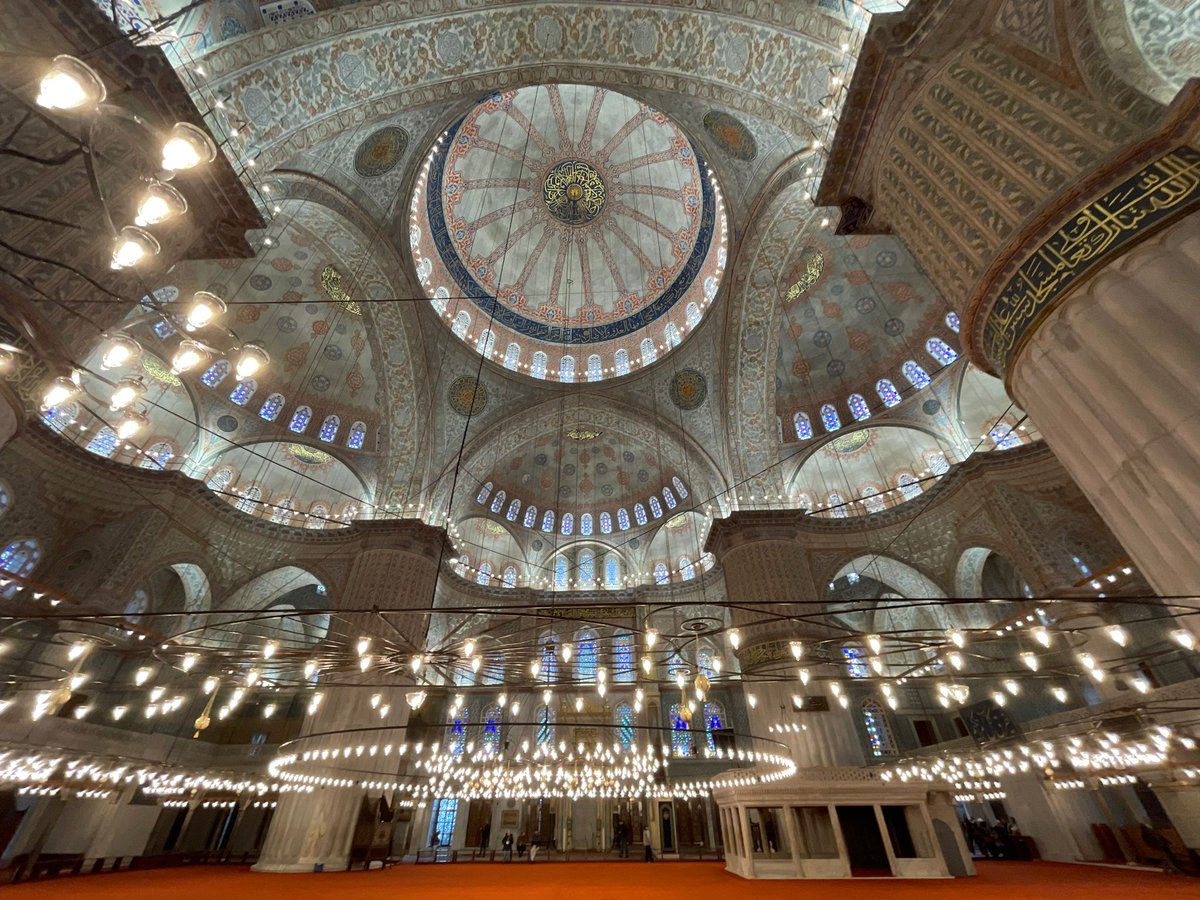 MehmetNuriErsoy's tweet photo. Cumhurbaşkanımız Sayın @RTErdogan'ın teşrifleriyle yarın cuma namazı ile birlikte yeniden ibadete açılacak olan Sultanahmet Camii'nde son incelemelerimizi yaptık. https://t.co/CU4pIKPCwJ