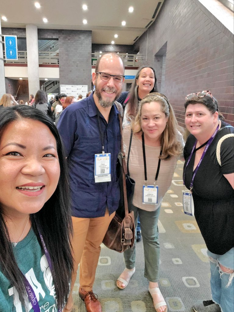 Superstar author sighting on the way to our meeting rooms! We love @Bartography and @zieglerjennifer and can't wait for them to visit our libraries to share their stories with us again 🤩 @Techtiffany4 @librarytime04 #txla23