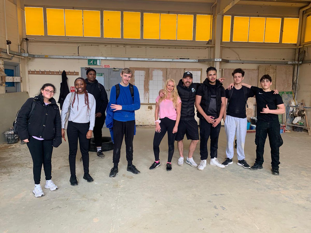 jochappel4's tweet photo. Busy first week back @CrawleyCollege for my departments; #CabinCrew completed wet drills @K2 Visits and demonstrations from past #Chefs final sessions with #Powerof5 with @Jodyp https://t.co/j2w411f0vJ