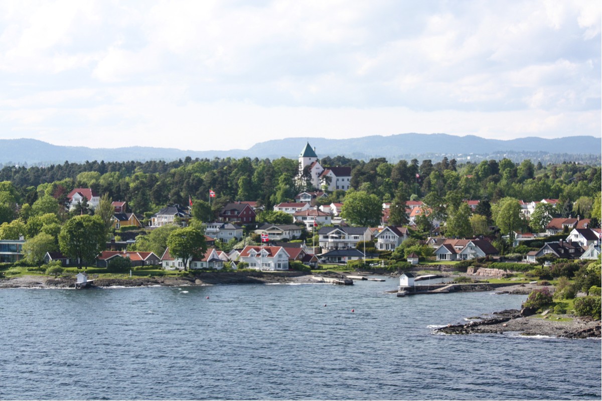 T_W_O's tweet photo. Erlebe die Schönheit der norwegischen Küste auf einer Bootstour entlang des Oslofjords. Von historischen Stätten bis hin zu idyllischen Inseln, es gibt viel zu entdecken!
#Oslofjord #Bootstour #NorwegischeKüste
https://t.co/iGNwBTSVyr https://t.co/LgkC0eMG9t