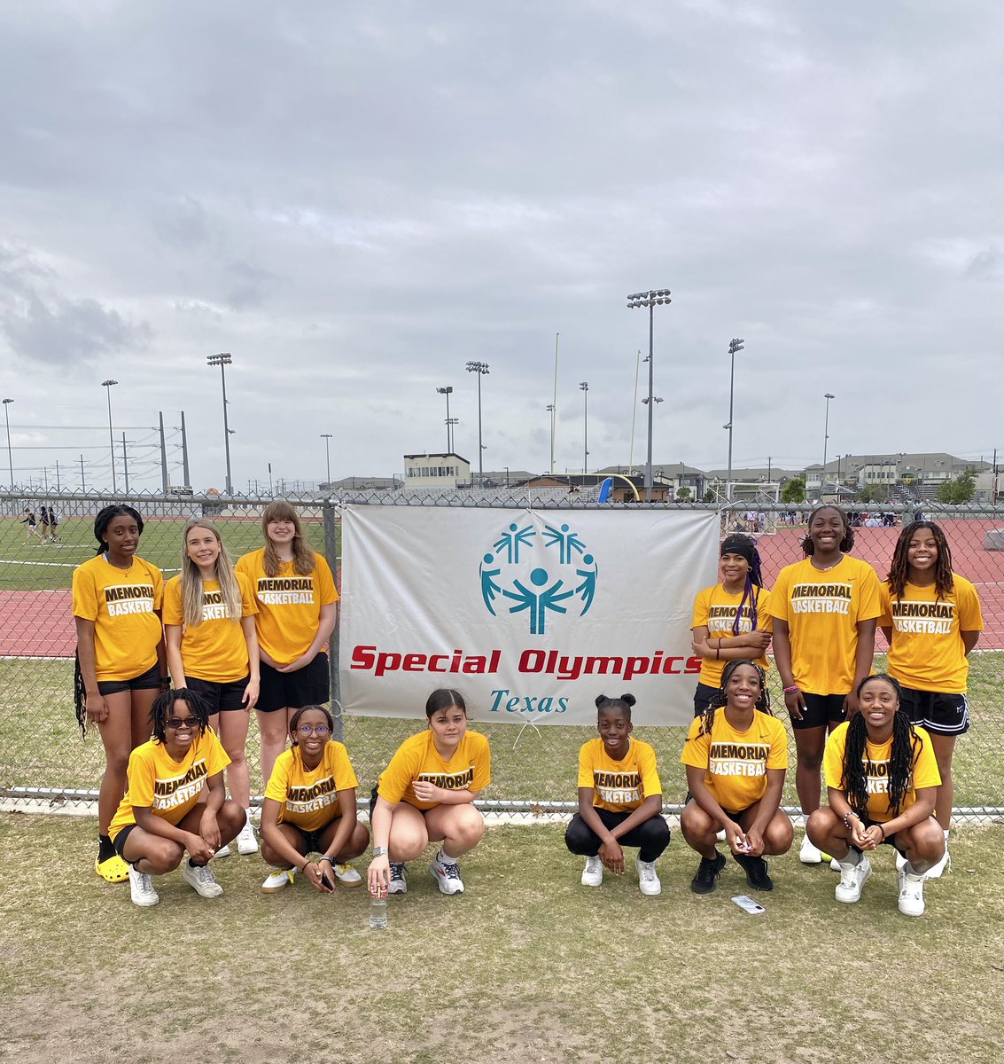 GBBWarriors's tweet photo. We are so excited to assist with the 𝑺𝒑𝒆𝒄𝒊𝒂𝒍 𝑶𝒍𝒚𝒎𝒑𝒊𝒄𝒔 today. 🏀💛

#sisterhood #specialolympics #FISDmadetoshine ✨ https://t.co/XmVpceoxdo