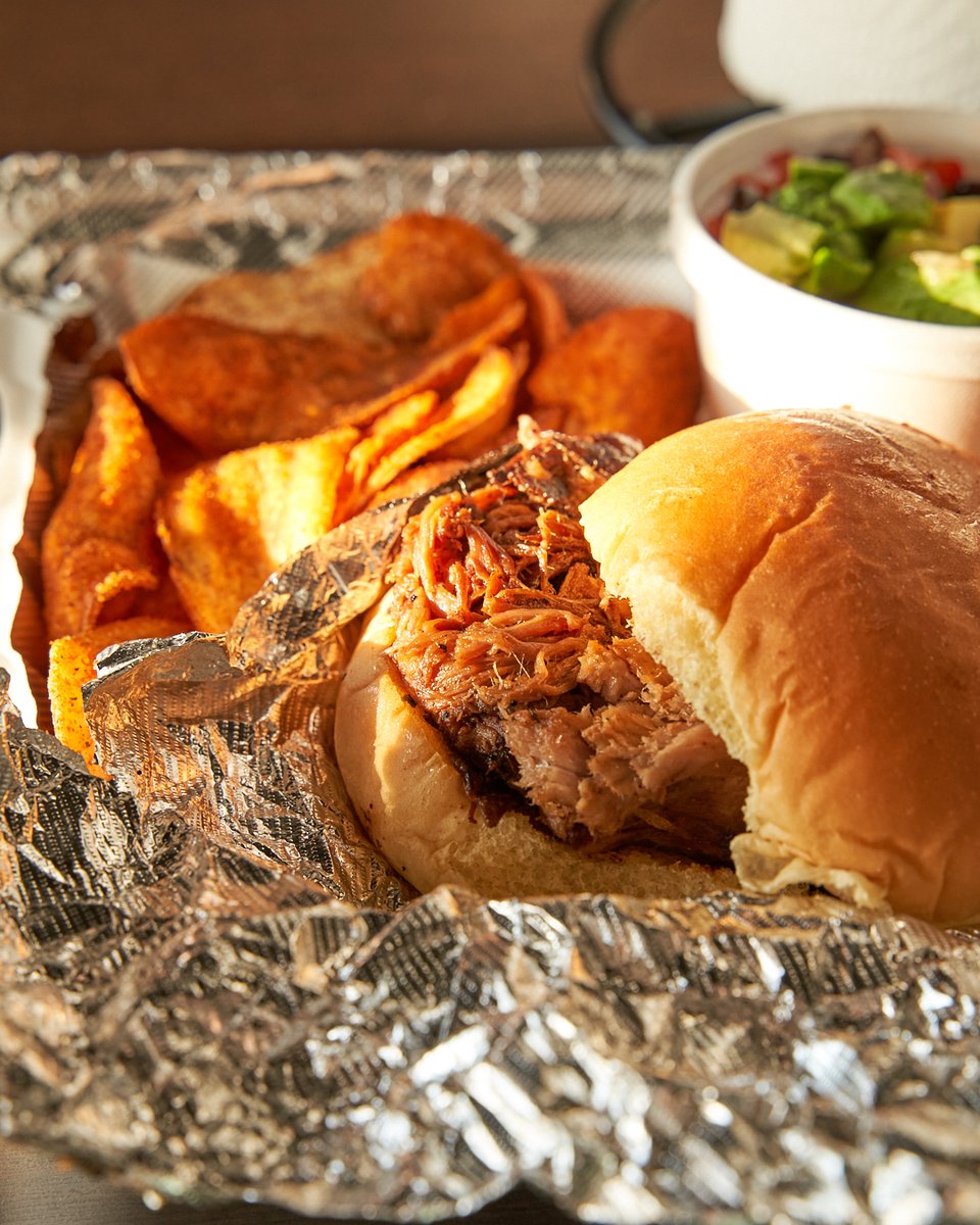 RighteousQue's tweet photo. Bathe yourself in the warm glow of our BBQ! Also, we have trivia tonight! Don't forget! https://t.co/IirNHd3suX