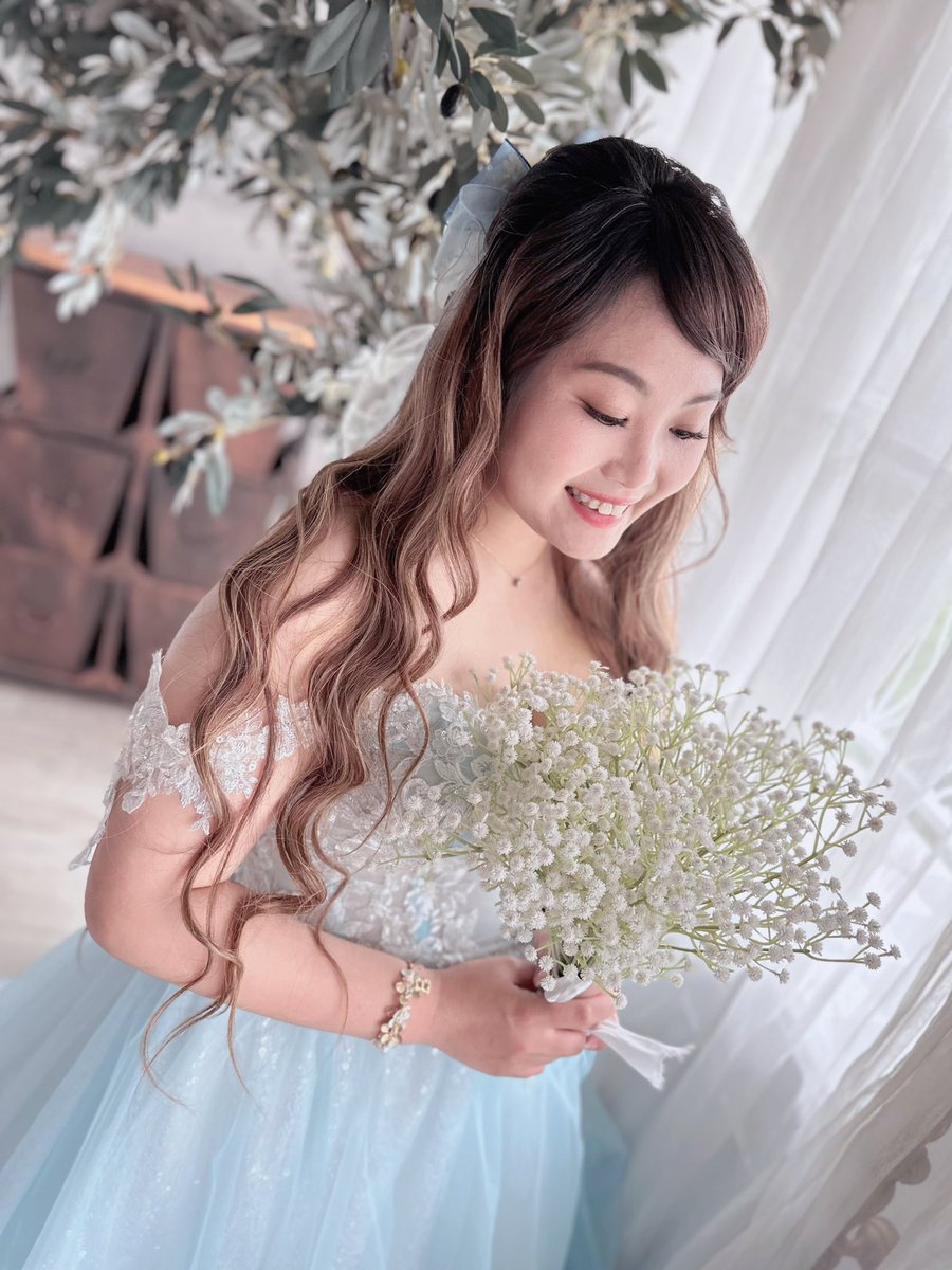 Andreabeautyna1's tweet photo. 𓈉𓂃 𓈒𓏸◌

華麗與仙氣感的婚紗造型👸
浪漫長捲髮與恰到��處的精緻妝容
這樣的公主太讓人著迷了🥰 https://t.co/VW7MO6wtol