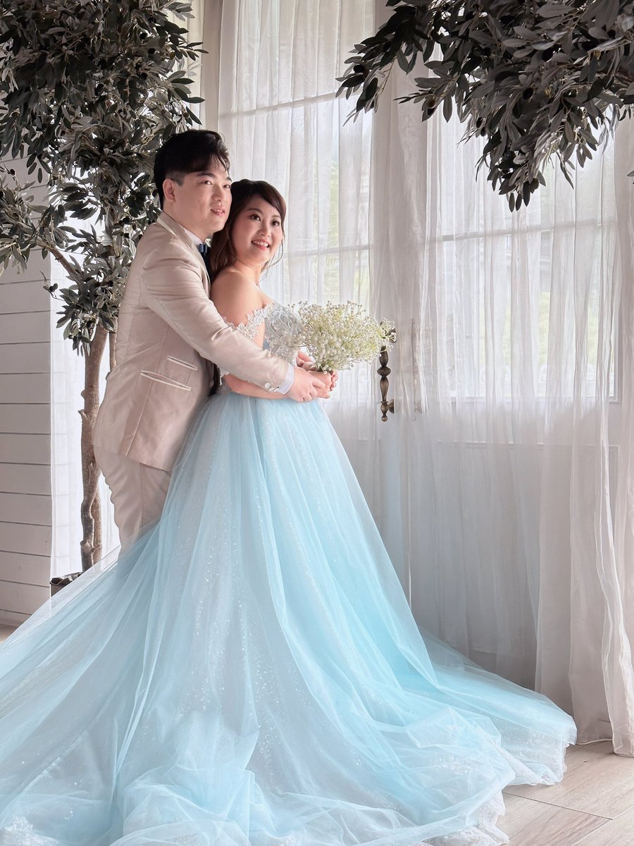 Andreabeautyna1's tweet photo. 𓈉𓂃 𓈒𓏸◌

華麗與仙氣感的婚紗造型👸
浪漫長捲髮與恰到��處的精緻妝容
這樣的公主太讓人著迷了🥰 https://t.co/VW7MO6wtol