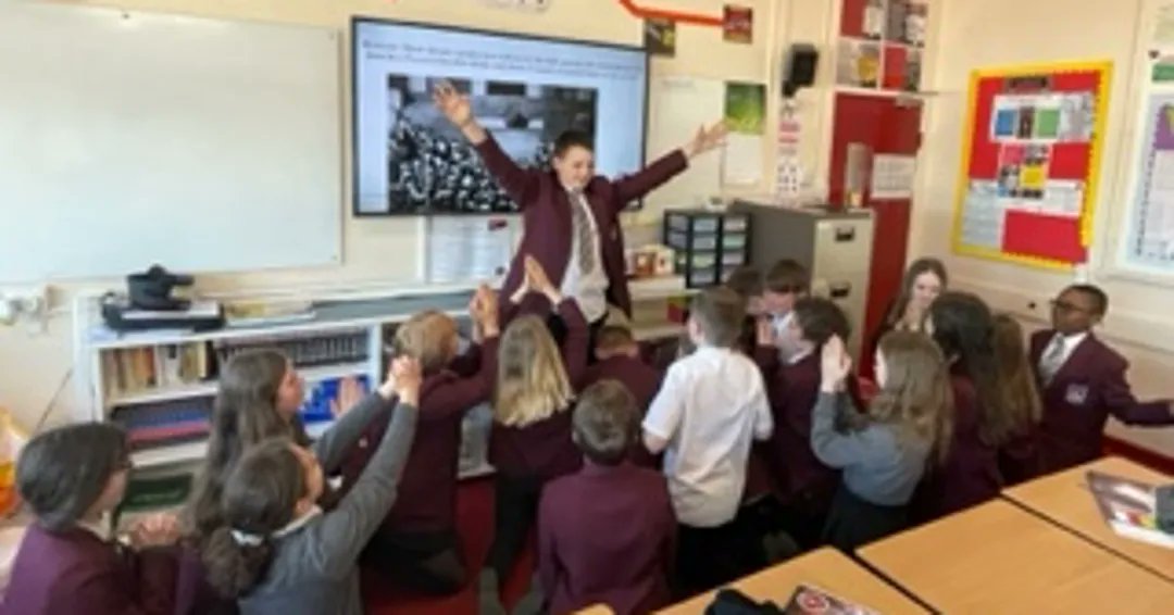 QKSKendal's tweet photo. Year 7 have been enjoying studying Julius Caesar by Shakespeare in their English lessons. They have been acting out scenes and really getting into the characters. #Enjoy #Shakespeare #JuliusCaesar https://t.co/VSeCtC4p3M