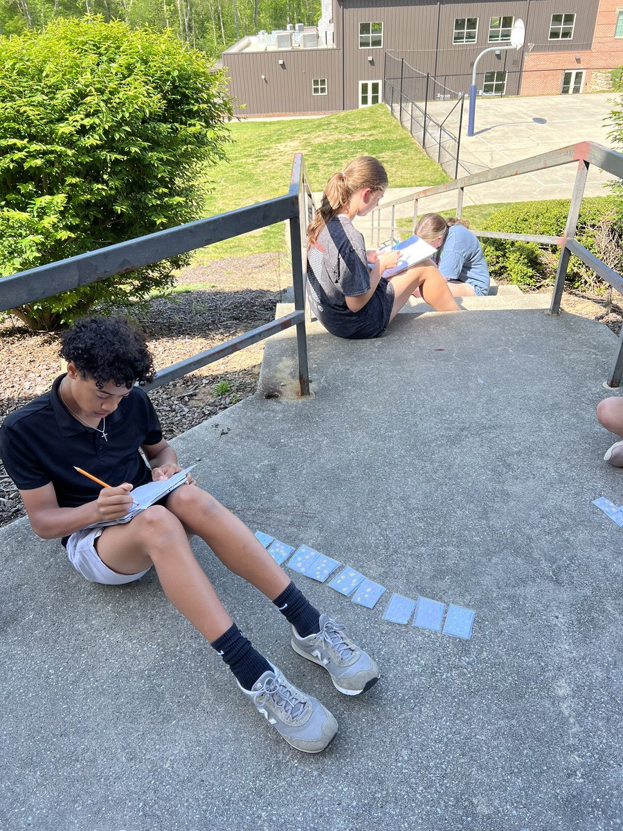WCDS_Science's tweet photo. #WCDSGrade7 students love working outside on their fossil sorts to learn about relative and carbon dating when the weather is beautiful!  #WCDSScience #WCDSAcademicExcellence #WCDSMiddleSchool https://t.co/e0hvOKYbRU