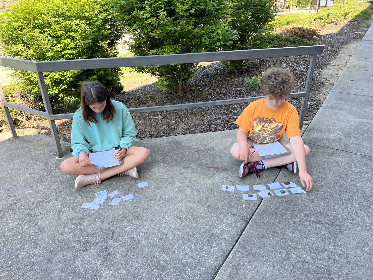 WCDS_Science's tweet photo. #WCDSGrade7 students love working outside on their fossil sorts to learn about relative and carbon dating when the weather is beautiful!  #WCDSScience #WCDSAcademicExcellence #WCDSMiddleSchool https://t.co/e0hvOKYbRU