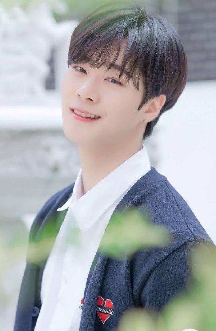 _ulalala_'s tweet photo. Rest In Love Moonbin 🥀🥺🤍🕊

#RestInPeaceMoonbin #AROHA #ASTRO https://t.co/Xg7pZD0qsv