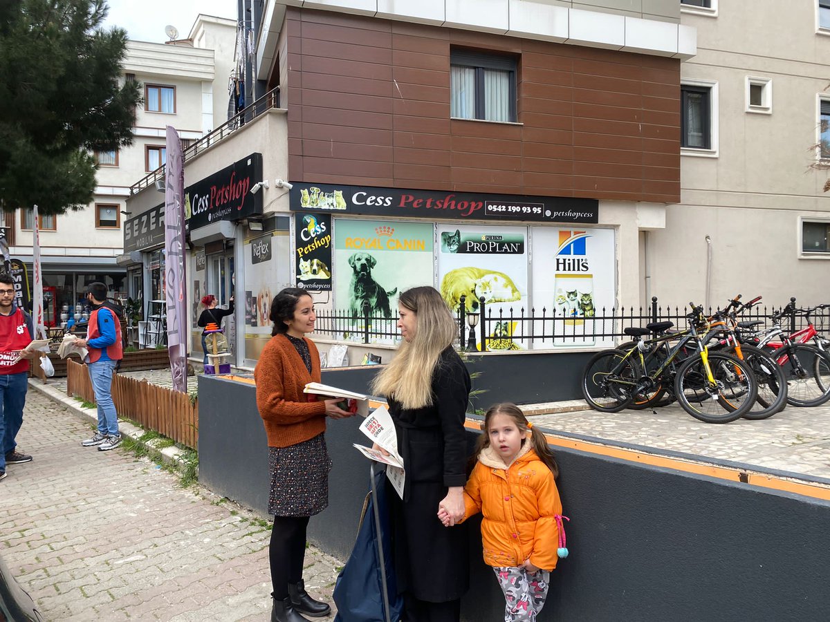 PendikTkp's tweet photo. İstanbul 1. Bölge Milletvekili adaylarımız @ozgekundakci, @HilalAtas__ ve @mahiradiguzel ile birlikte Pendik köprüsü, Bahçelievler ve Sapanbağlarında seçim bildirilerimizi halkımıza ulaştırdık.
@istanbul_tkp https://t.co/5CWpIEmllO