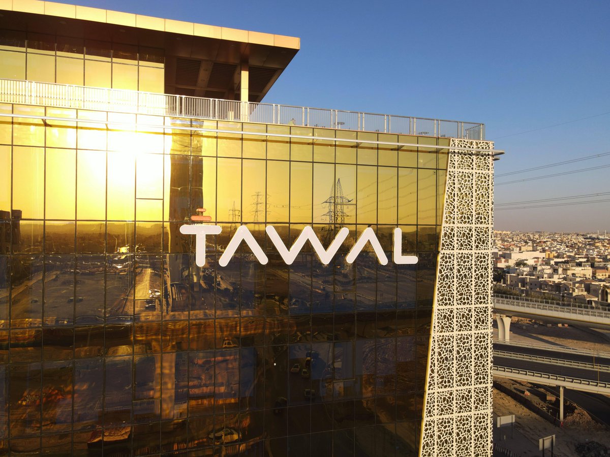 Tawal_KSA's tweet photo. كجزء من استراتيجيتنا التوسعية، يسرنا الإعلان عن توقيع صفقة استحواذ لأصول أبراج الاتصالات التابعة لـ @UnitedGroupBV في بلغاريا وكرواتيا وسلوفينيا بقيمة 1.2 مليار يورو.
تشكل هذه الصفقة خطوة هامة لـ #توال في رحلتها التوسعية ودخولها القارة الأوروبية.
للمزيد:https://t.co/DqEvg3iWaP https://t.co/YnjGQ4sfBf