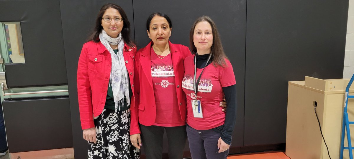 MsSatchwell's tweet photo. Birchbank wearing Red in support of our negotiation team who are at the bargaining table today. https://t.co/bdCtHiqnOT