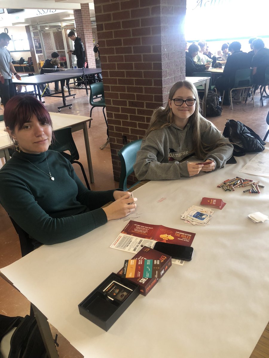 SSHSTweet's tweet photo. Taking a break from electronics at lunch! https://t.co/T53mvWBmzN