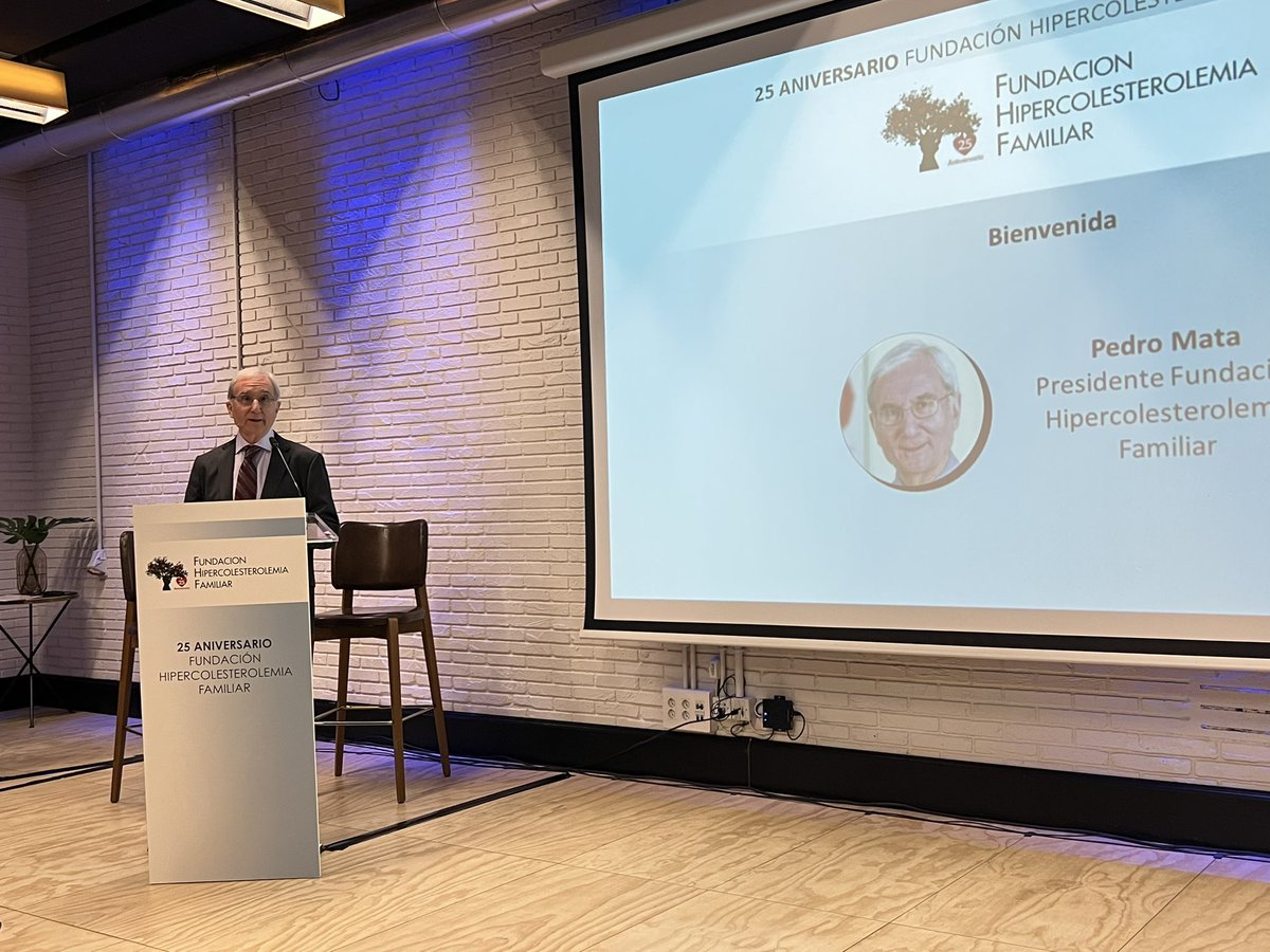 rauldsf_santos's tweet photo. It’s a privilege to attend the 25 anniversary of the @FHFamiliar started by Pedro Mata and Teresa  Pariente. Thanks for all you did for patients and science @HFIberoamerica @atherosociety @KarleziAlonso https://t.co/GsdZkO7GHk