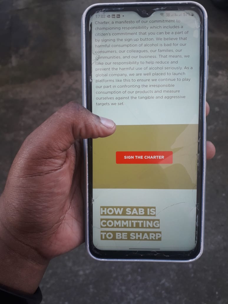 lindoleeF's tweet photo. SAB aims to tell a story that drives behavior change amongst SA through SAB radio drama. Zikhethele isinqumo ngesakho that airs on Ukhozi FM every Thursday at 16:45. I have signed the charter I am encouraging you to do so as well  https://t.co/E451kMjNbN https://t.co/jqF0yu6r1q