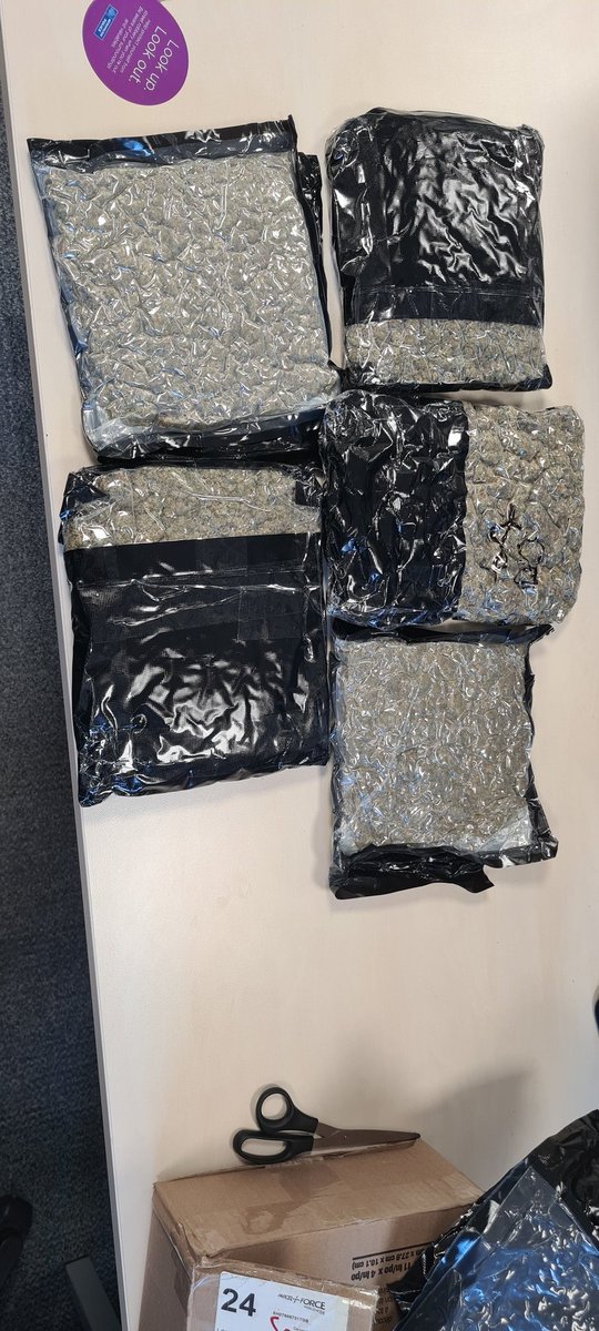 MPSStrndWthall's tweet photo. Officers from St James ward have followed up on a tip from a local business, 4.5kg of cannabis seized with a street value of £45K https://t.co/qXskvF99N2