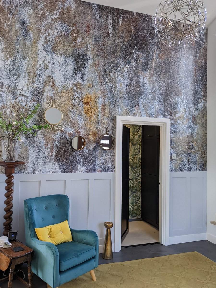 Now that's an entrance we can get used to! 💜✨

From the concrete wallpaper to the decorative panelling, we can't get over how GORGEOUS this entrance is! 😍

📸 James, Leicestershire

#wallsauce #wallpapermural #interiordesign #paneling #wallpaneling #panelingideas