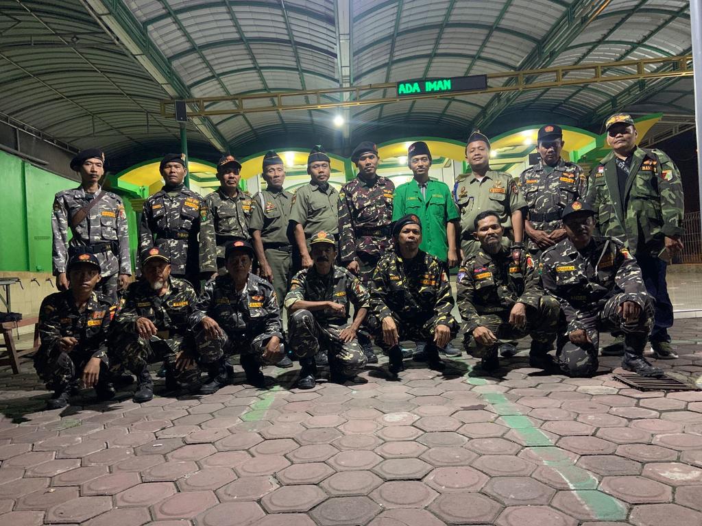 satkoriyon's tweet photo. 19 April 2023 .pembubaran posko berjalan aman, di hadiri Ndan Yusron kasatma @satkorcab_bansersidoarjo lancar penuh khitmad..maaf bila ada kurang dalam berjalannya posko semoga kedepannya lebih baik ๐๐๐ช๐ช
#AnsorMbois
#SepiritBaruAnsorJatim
#nu https://t.co/3JSMHHKPbo