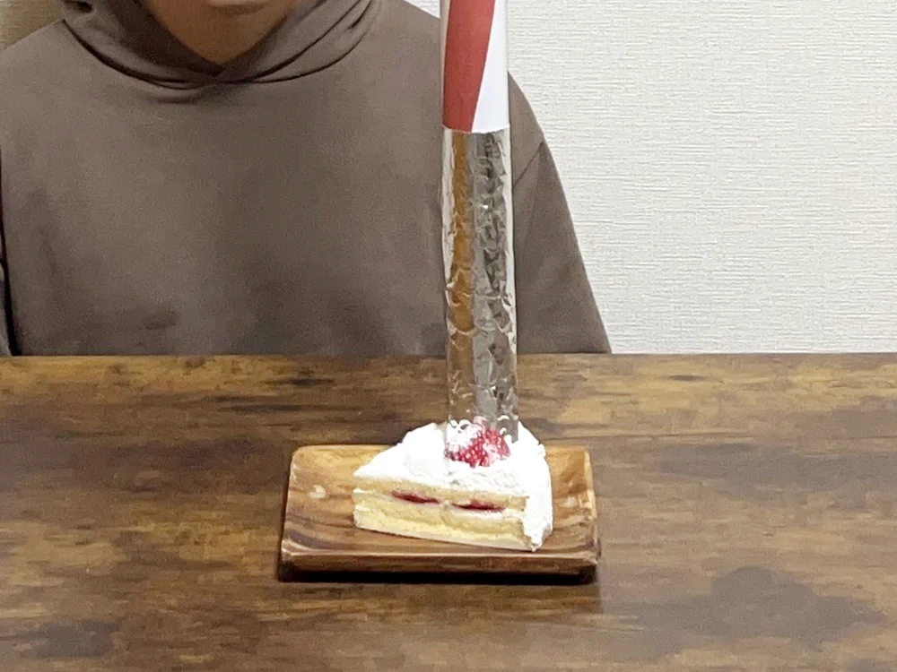 ブロガーARuFa誕生日の巨大１本ローソクとクラッカーが話題