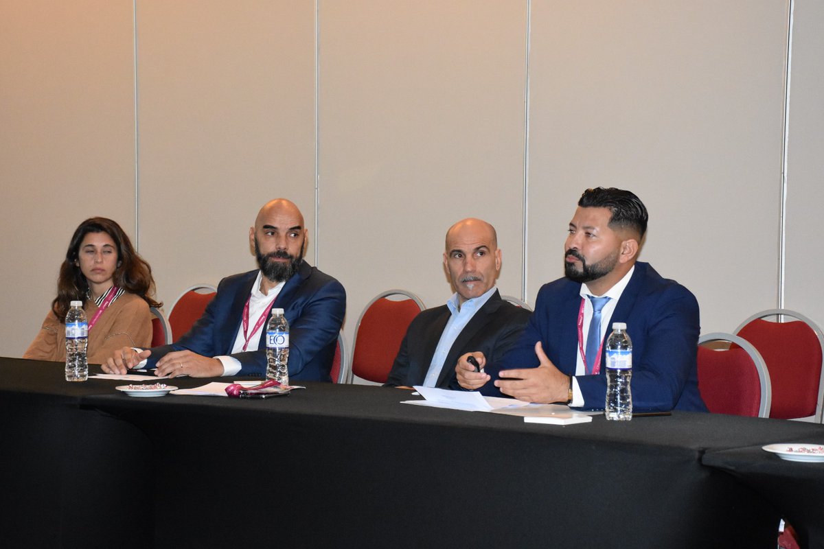 JResponsableBA's tweet image. El Programa participó en la expo @sagselatam. 
El Dir, Mauro Guevara, estuvo presente en el stand de @LoteriaBA acompañando al presidente @OmarGaldurralde,la Vice,@Lali_Garcia_ y el Sec. Ejecutivo,Carlos Gallo. 

Además, Guevara disertó en un panel sobre #JuegoResponsable.