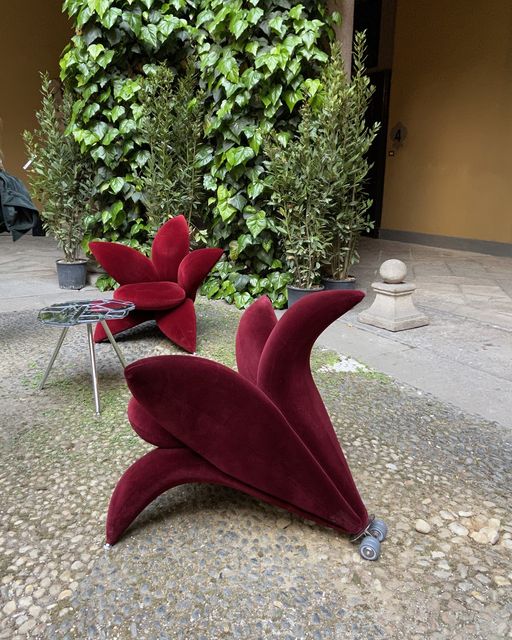 simply_sofas's tweet photo. A chair can be anything. Even a flower📷| Snapshots from Milan Design Week.
Follow us on Instagram: https://t.co/z5t3wcN1bY
LIVE from Milano, Italy
18-23 APRIL
#SimplyMilan #MilanDesignWeek2023 #chairdesign #flowerchair #mdw2023 #salonedelmobile2023 #salonedelmobile61th https://t.co/cBBVHlL2sp