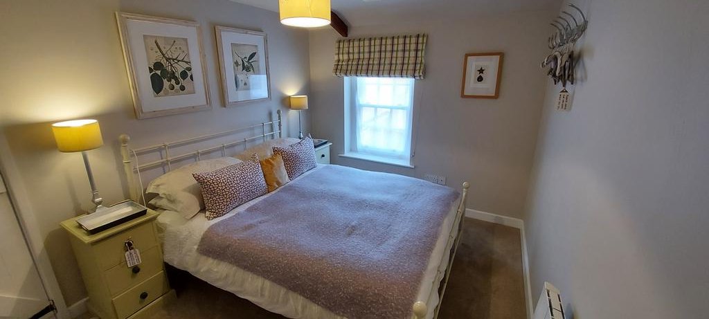 #ternquaycotttage #cley. Good availability during May/June. Ideally situated in the heart of the village. Easy access to #coastalpath .