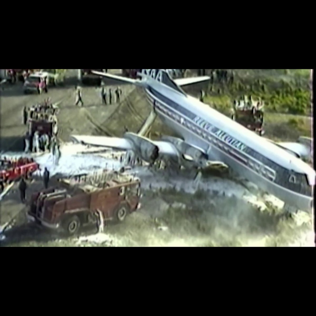 BlackBoxDown tweet media