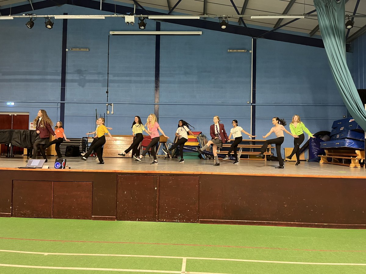 SGSPEDept's tweet photo. #SGSYear7 dancers final preparations for the ‘Gotta Dance’ show at the Gatehouse Theatre tomorrow night. Looking fab! #SGSPE #SGSdance #SGSdifference https://t.co/7bhulFR5pu