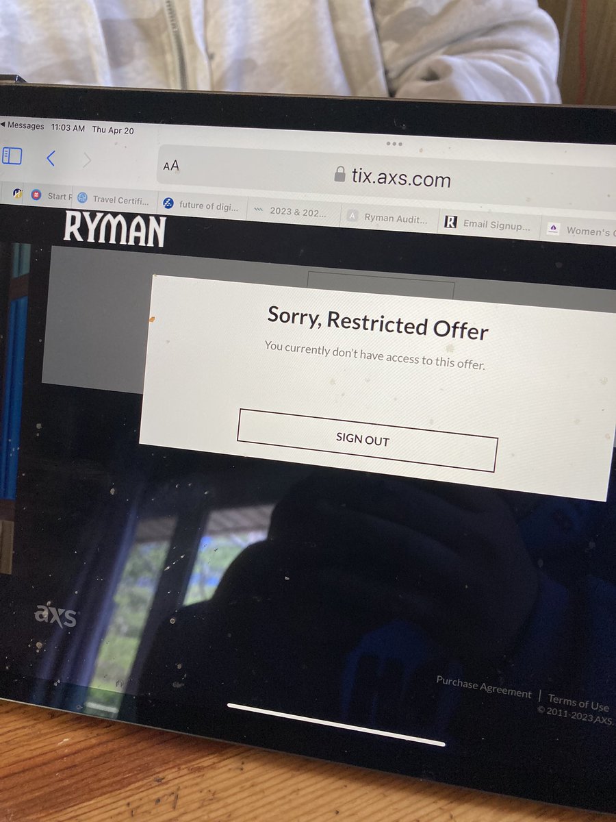 Why <a href="/theryman/">Ryman Auditorium</a> why lol I can’t get inn at all 😩😩 urgh Hope Friday is MUCH better #nashville