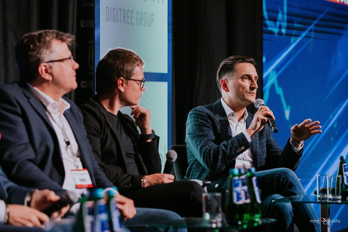 jarokrolewski's tweet photo. Dzięki Panowie za ciekawą, dzisiejszą debatę. 

Świetne prowadzenie @mifurm 🫡

#BankingForum2023 #BF2023 #InsuranceForum #IF2023 https://t.co/l6O74KUAOC