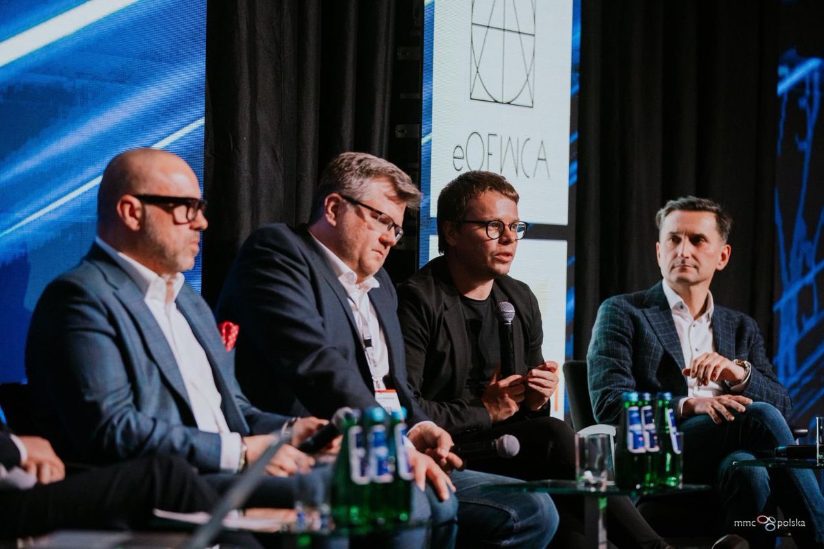 jarokrolewski's tweet photo. Dzięki Panowie za ciekawą, dzisiejszą debatę. 

Świetne prowadzenie @mifurm 🫡

#BankingForum2023 #BF2023 #InsuranceForum #IF2023 https://t.co/l6O74KUAOC
