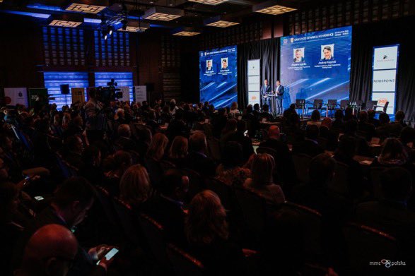 jarokrolewski's tweet photo. Dzięki Panowie za ciekawą, dzisiejszą debatę. 

Świetne prowadzenie @mifurm 🫡

#BankingForum2023 #BF2023 #InsuranceForum #IF2023 https://t.co/l6O74KUAOC