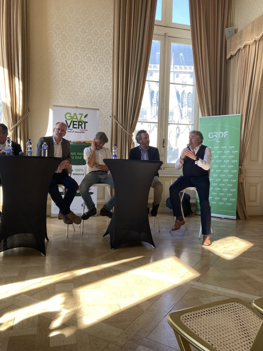 M. Gandini, dr régional <a href="/Groupe_HEXAOM/">HEXAOM</a> : on est ravi aujourd’hui que #GRDF distribue de plus en plus de #gazvert dans les réseaux pour répondre aux enjeux de décarbonation de la filière de la construction neuve.