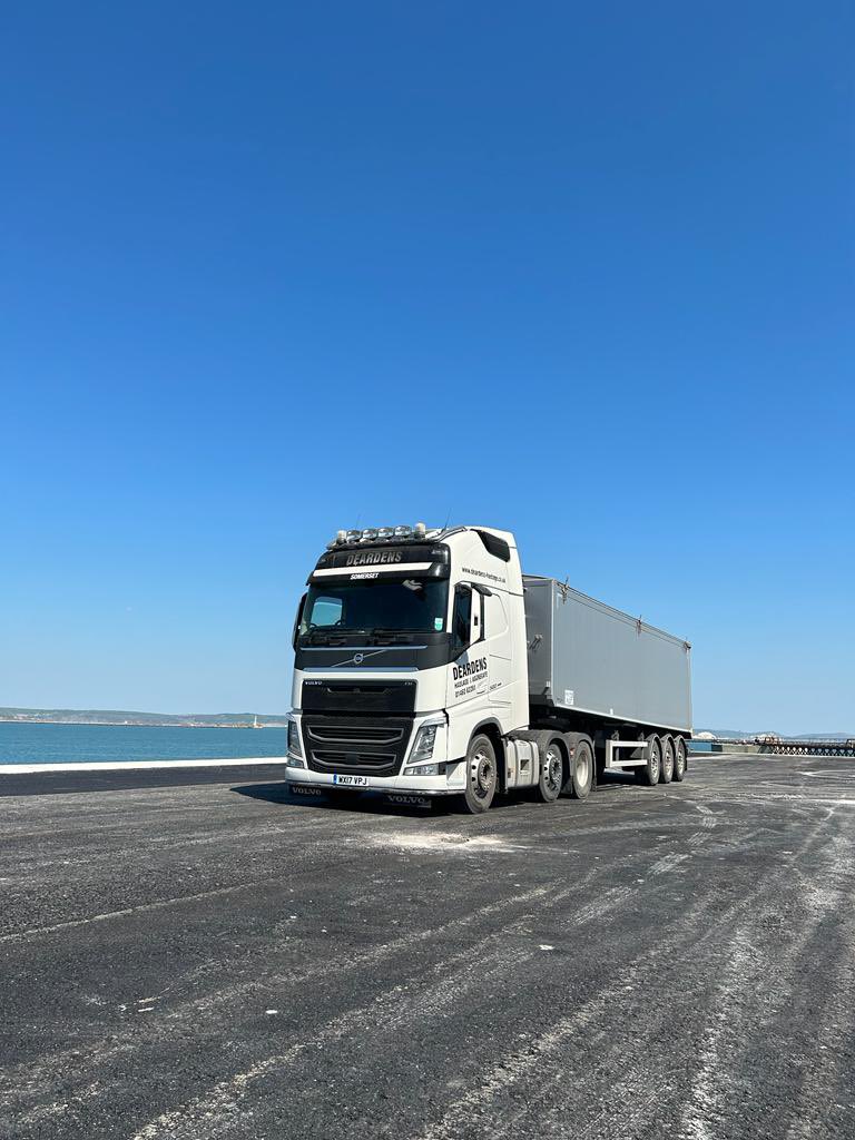 What an amazing sky #spring #deardenshaulage