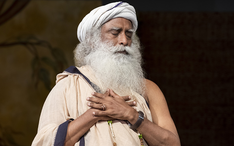 SadhguruJV's tweet photo. Lust is a strong need. Love is not a need but a longing. When you love, you settle down; nothing more is needed. #SadhguruQuotes https://t.co/uuLxICSJq5