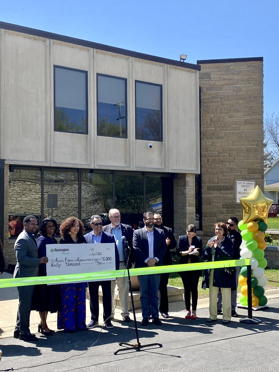 ILDistrict84's tweet photo. Congratulations to @AuroraFec for 3 years of helping Aurora residents achieve financial stability! Thank you to all of the financial counselors for your incredible public service.

April is Financial Literacy Month! Check-out AFEC at https://t.co/FUTrR9eMgM

#illinois https://t.co/93IPgN355z