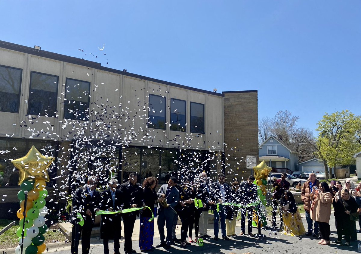ILDistrict84's tweet photo. Congratulations to @AuroraFec for 3 years of helping Aurora residents achieve financial stability! Thank you to all of the financial counselors for your incredible public service.

April is Financial Literacy Month! Check-out AFEC at https://t.co/FUTrR9eMgM

#illinois https://t.co/93IPgN355z