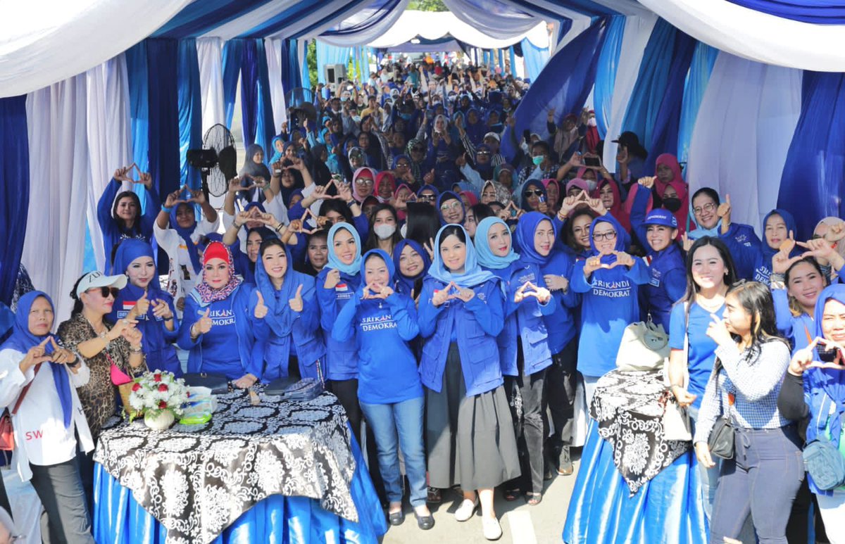 SiNopal06's tweet photo. Rilis *Berbagi 2.024 Paket Sembako Murah, Annisa Pohan: Ini Wujud Kepedulian Srikandi Demokrat Kepada Masyarakat*

#ahy #agusyudhoyono #annisapohan #srikandidemokrat #jakarta https://t.co/jmivwcbDdo
