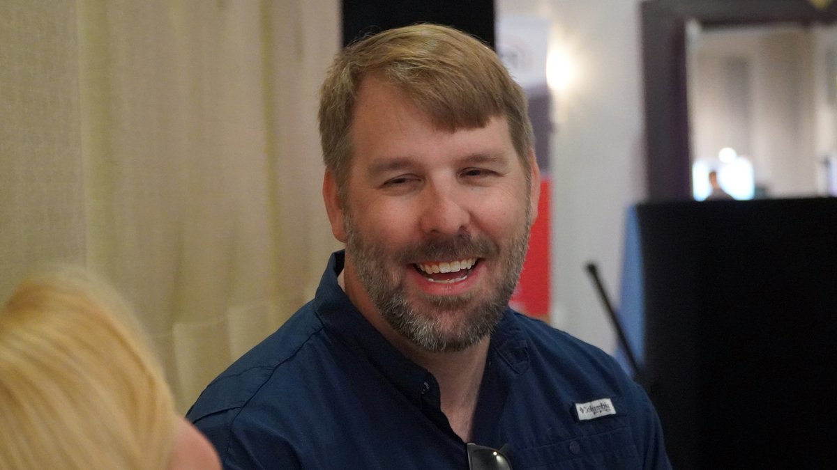 “It’s nice that students can receive local recognition, and it doesn’t cost my staff any more time.” 

 Join <a href="/ErinEMark/">Erin 👱🏼‍♀️</a> as she talks with Dr. Andrew Dale, about how he uses Merit to support <a href="/NorthwestMSCC/">Northwest Mississippi Community College</a>’s media strategy.  

Watch Now: meritpages.com/northwest-miss…

#HigherEd