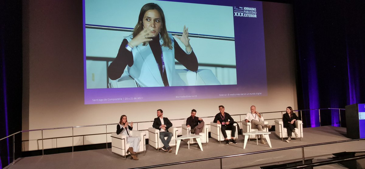 elpublicistacom's tweet photo. Papel del indoor en la publicidad, en que punto se encuentra :hermano pequeño, oportunidades, generación de ventas, innovar, medir y valorar, impacto IA, experiencia de usuario, sostenibilidad, que todos los exclusivistas se midan y más soportes @lafedepubli
#JornadasExterior23 https://t.co/tcWTsJUUmP