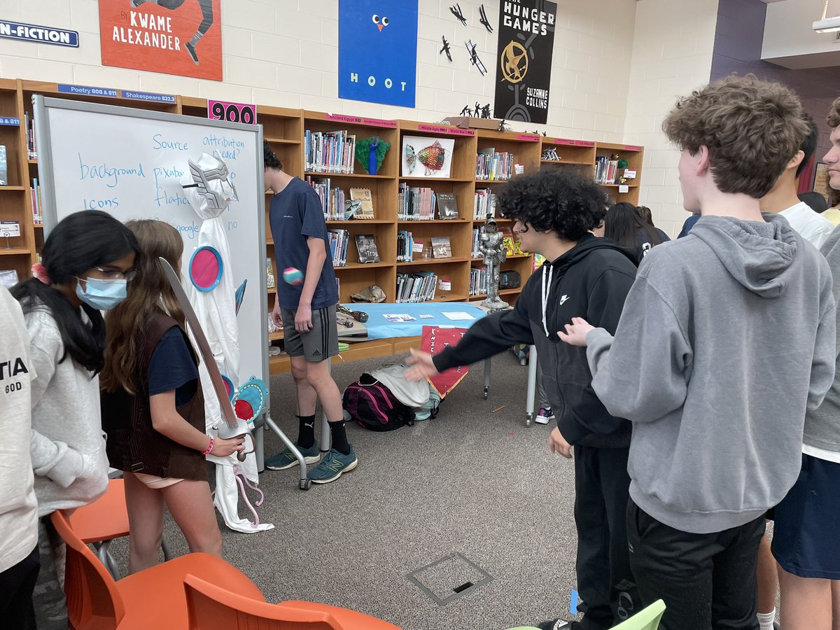 roberts16prez's tweet photo. Thank you, 6-1, for teaching us about the Middle Ages! #SalemProud https://t.co/xb0fyl39hq
