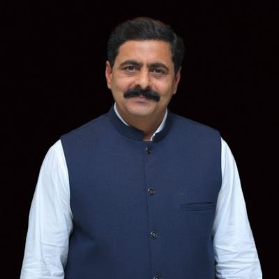 annie_shirazi's tweet photo. PTI has given MPA ticket to @MehrAS04 a farmer/peasant leader who stood up against Okara military farms n spearheaded farmer ownership rights movement. He faced more than 30 sedition cases n spent 4 years in jail, but did not give in. Our political parties need more ppl like him. https://t.co/OW5z4GTj2p
