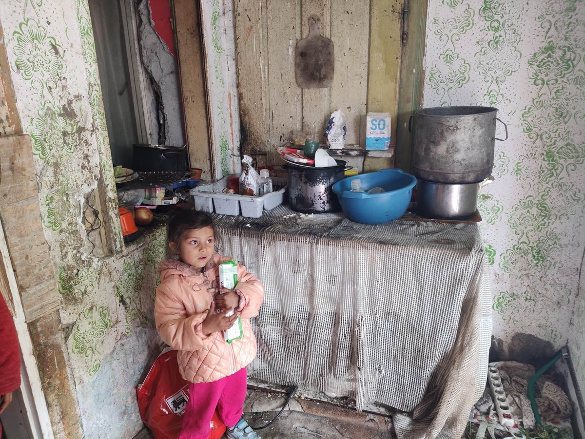 BasketOfHopeCAN's tweet photo. We have a new family available for sponsorship on our website - https://t.co/kV5IXDkKlh
Will you be that special someone to restore Hope in this family's life again?
#hungernomore #serbia #weallneedfood #basketofhopecanada https://t.co/ZaL5LgbN3w