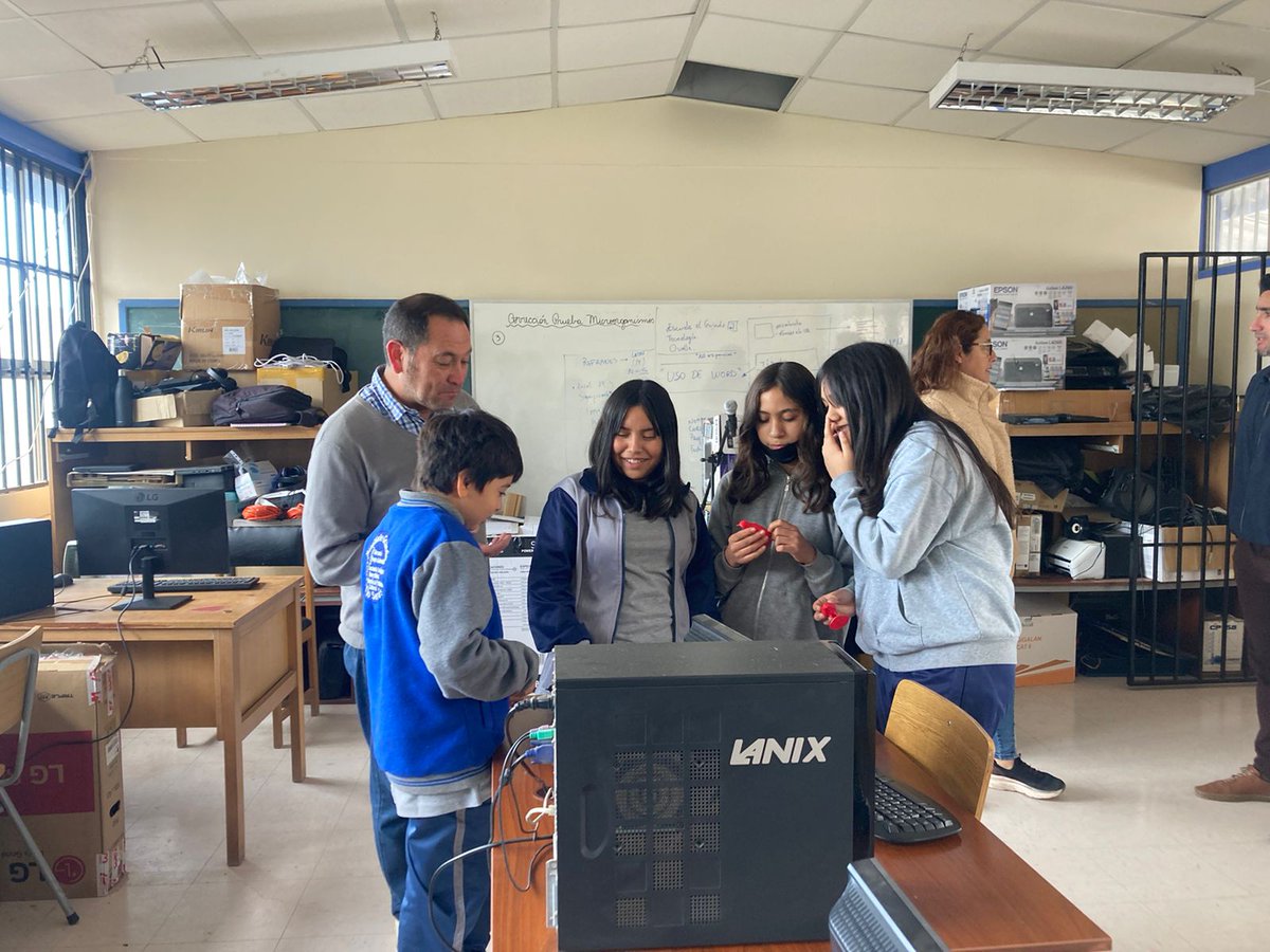 userena's tweet photo. ⭕️[HOY] #ConectaULS visita al equipo #STEAM de docentes de la escuela de El Guindo en #Ovalle, para continuar con el plan de trabajo diseñado en base al diagnóstico realizado durante 2022, con el fin de acompañar el desarrollo de “Explorando los  Ecosistemas de mi Entorno”. https://t.co/tDkHPKNr18